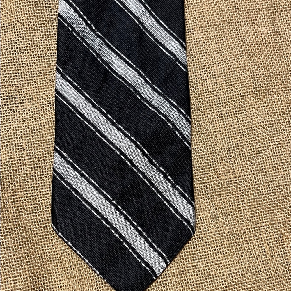 Brooks Brothers Classic Silk Tie